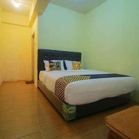 Spot On 2305 Andys Nur Penginapan Dumai Exterior foto