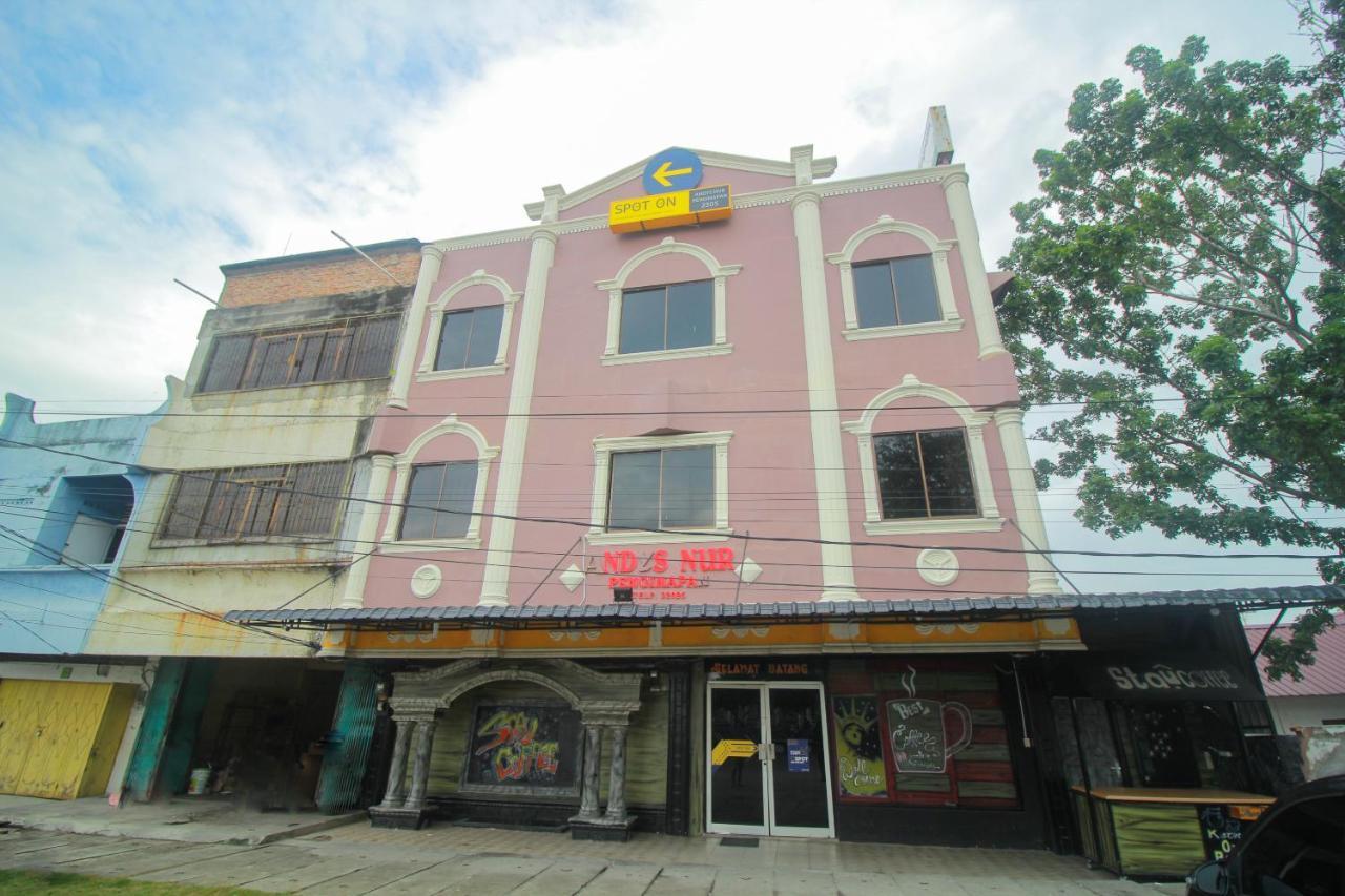 Spot On 2305 Andys Nur Penginapan Dumai Exterior foto