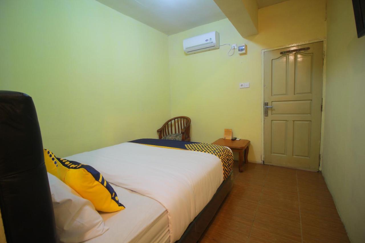 Spot On 2305 Andys Nur Penginapan Dumai Exterior foto