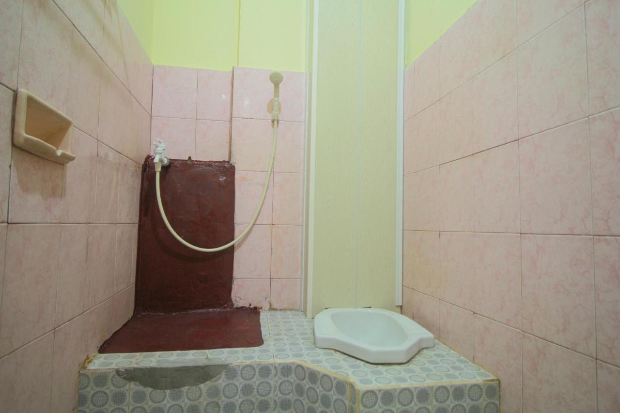Spot On 2305 Andys Nur Penginapan Dumai Exterior foto