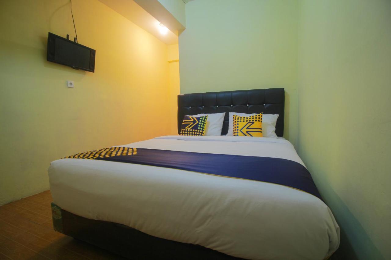Spot On 2305 Andys Nur Penginapan Dumai Exterior foto
