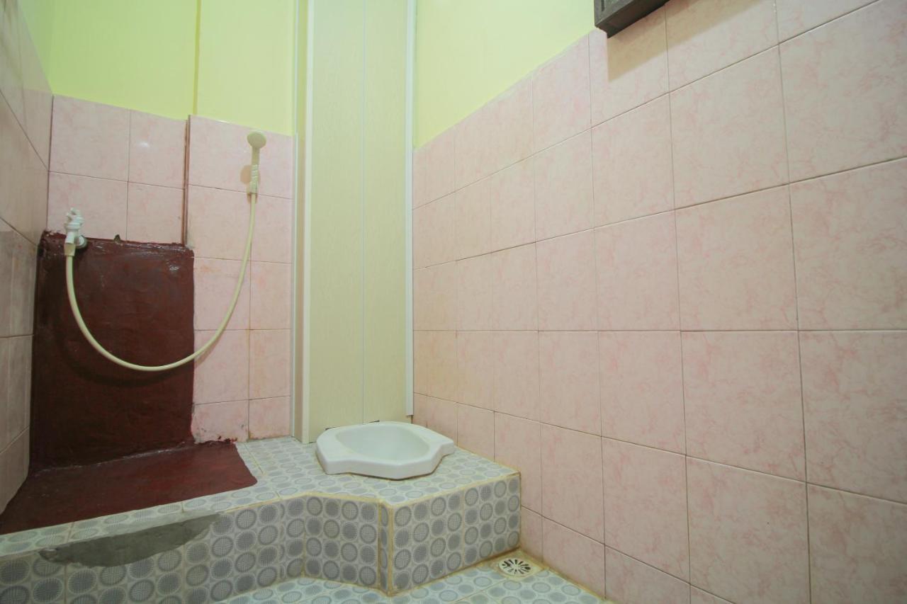 Spot On 2305 Andys Nur Penginapan Dumai Exterior foto