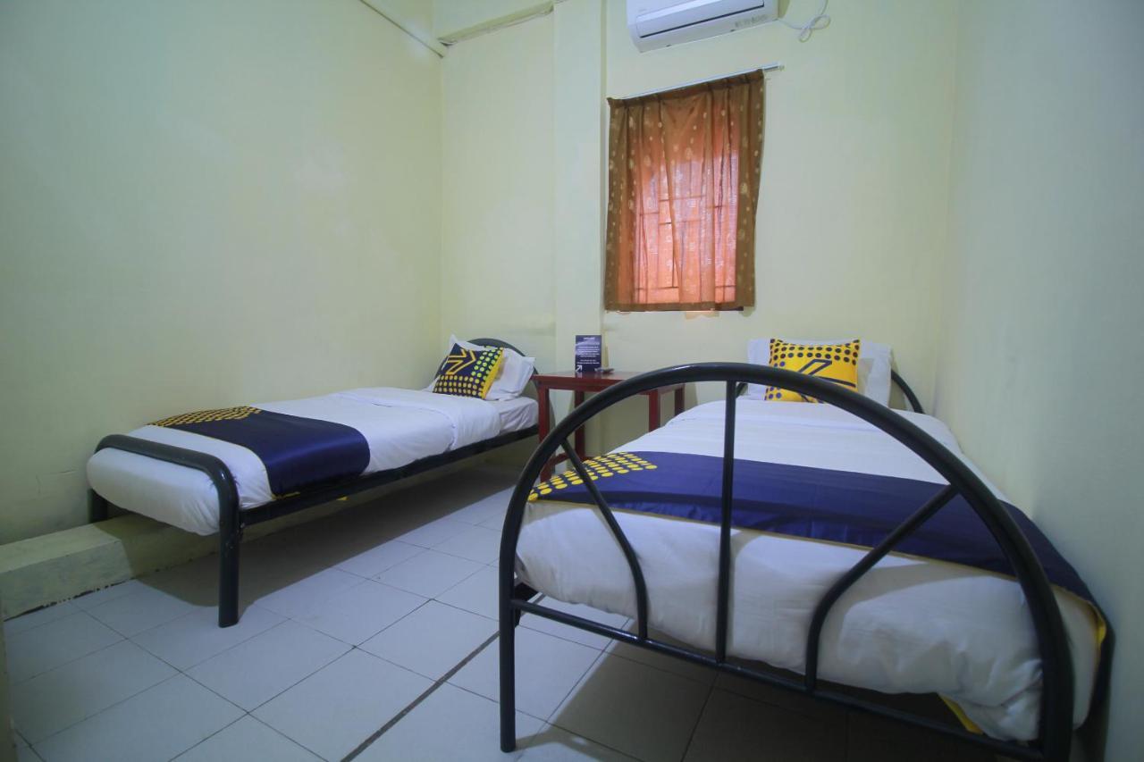 Spot On 2305 Andys Nur Penginapan Dumai Exterior foto