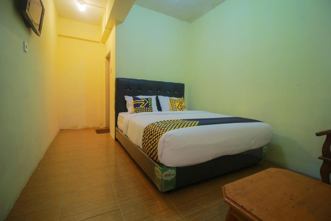 Spot On 2305 Andys Nur Penginapan Dumai Exterior foto
