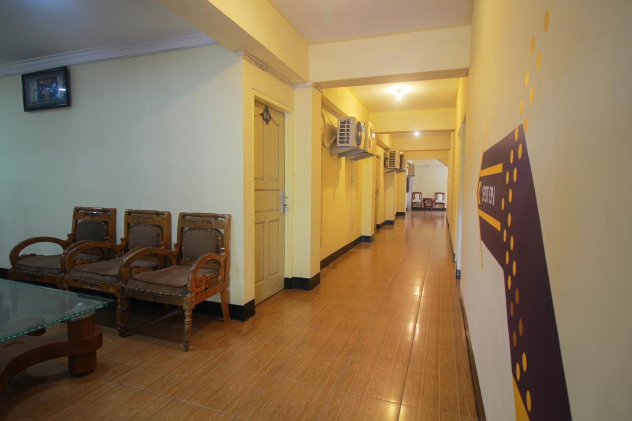 Spot On 2305 Andys Nur Penginapan Dumai Exterior foto