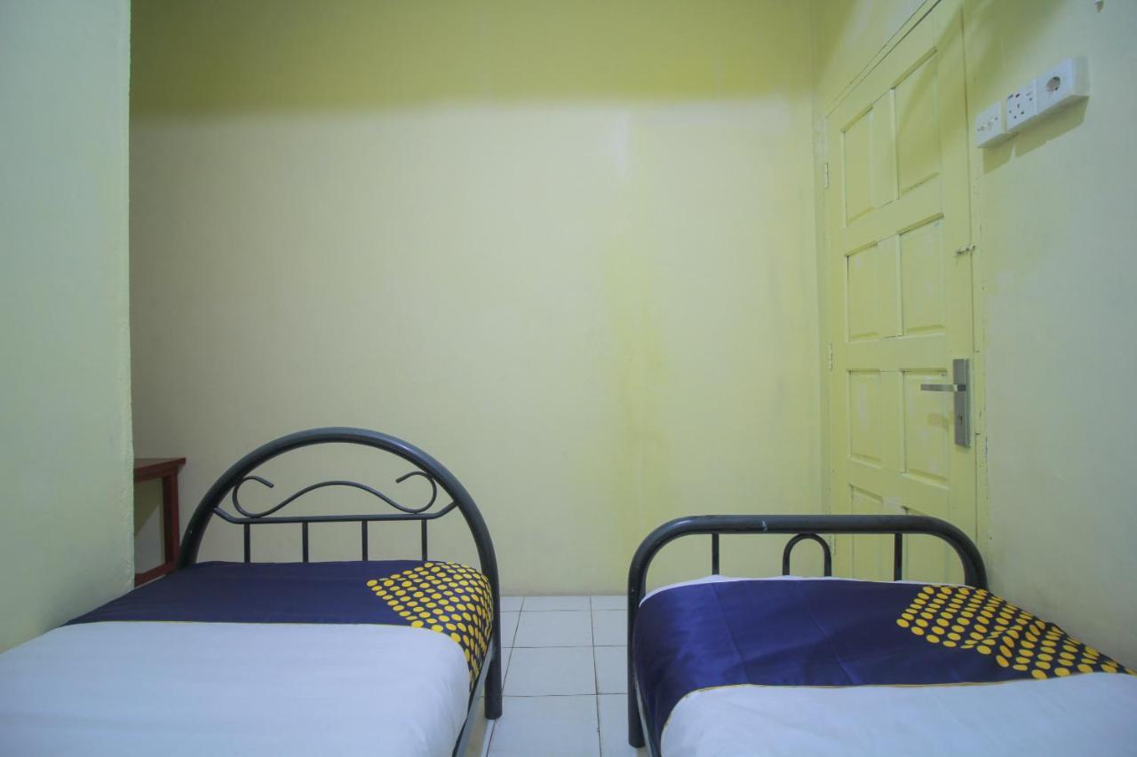 Spot On 2305 Andys Nur Penginapan Dumai Exterior foto